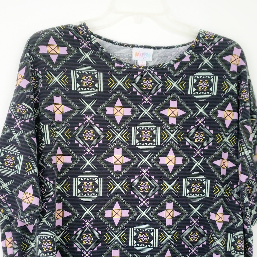 LuLaRoe Tunic Top Black Pink Geometric Print Sz S - Picture 2 of 5